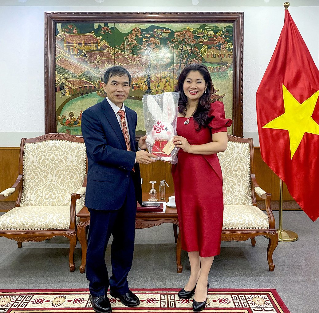 DU KHÁCH TRUNG QUỐC ĐƯỢC PHÉP VÀO VIỆT NAM TỪ NGÀY 15/03/2023 